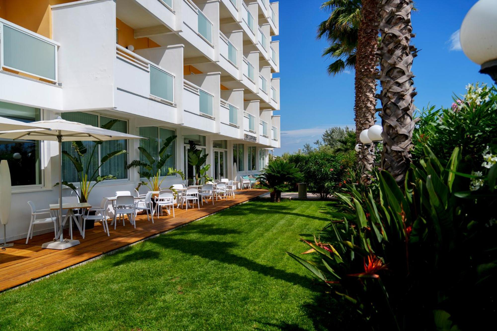 Hotel Belvedere Martinsicuro Exterior photo
